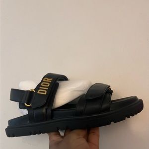 Dioract sandals